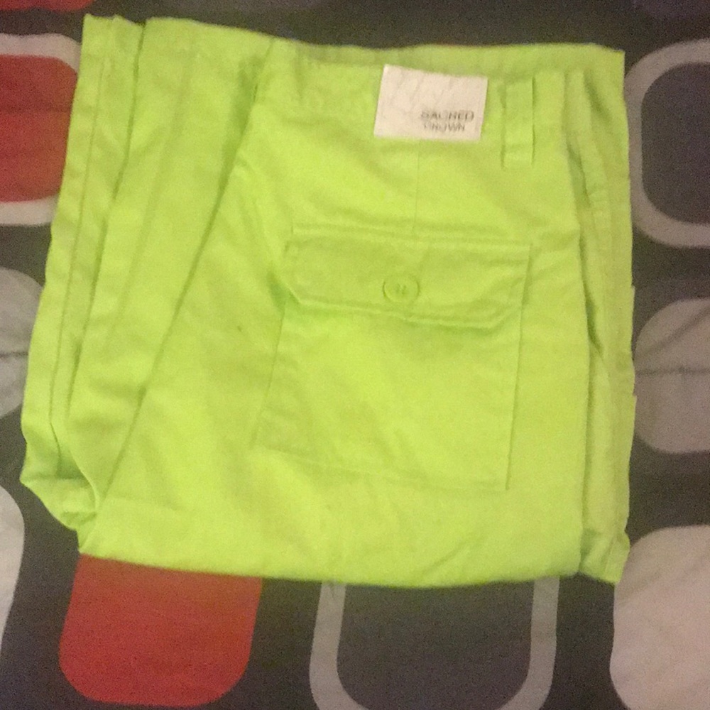 Shorts - Picture 2 of 4
